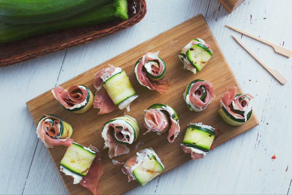 Prosciutto-Wrapped Zucchini Bites with Goat Cheese and Thyme
